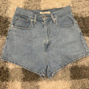 Levi's High Waisted Mom Shorts Size 27 Light Wash Denim Vintage Style
